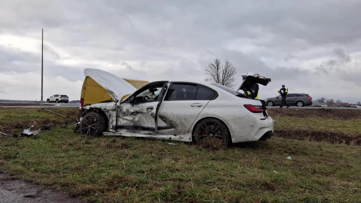 Zderzenie na DK 12 w Jaraczewie z drogą na Wojciechowo