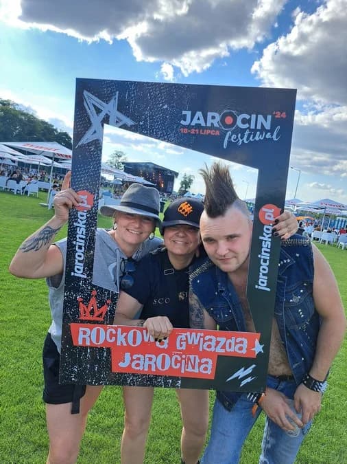 Drugi dzień Jarocin Festiwal 2024. Znajdź się w festiwalowej ramce! — zdjęcie 2 z 114