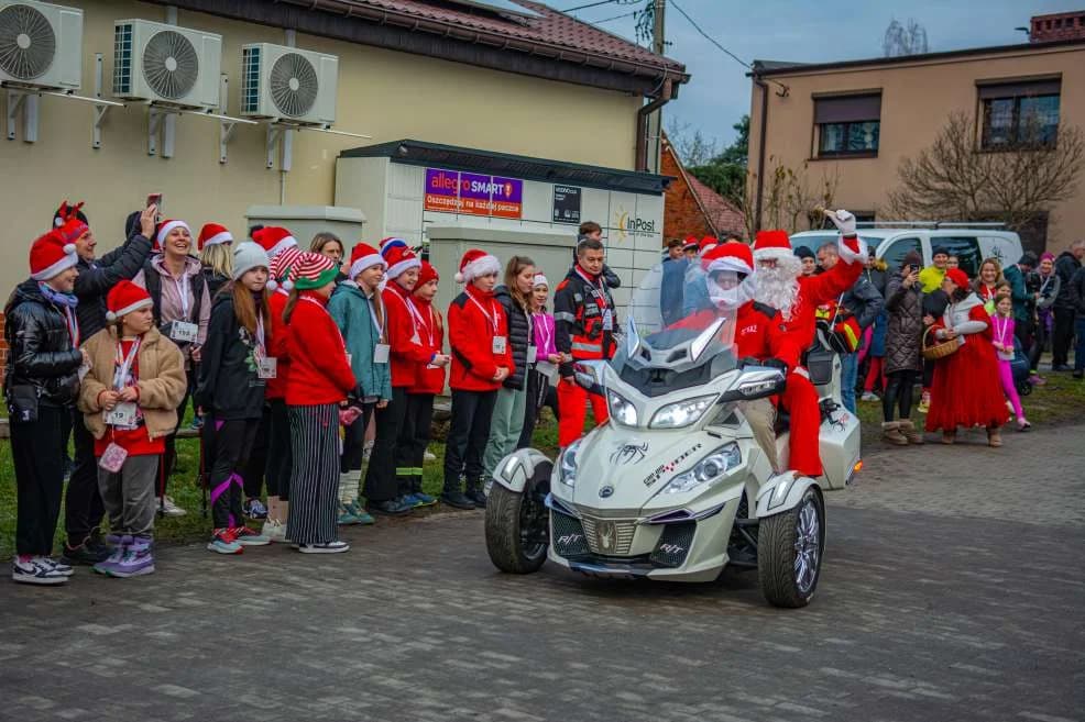 II Strażacki Bieg Mikołajkowy w Cielczy — zdjęcie 5 z 167