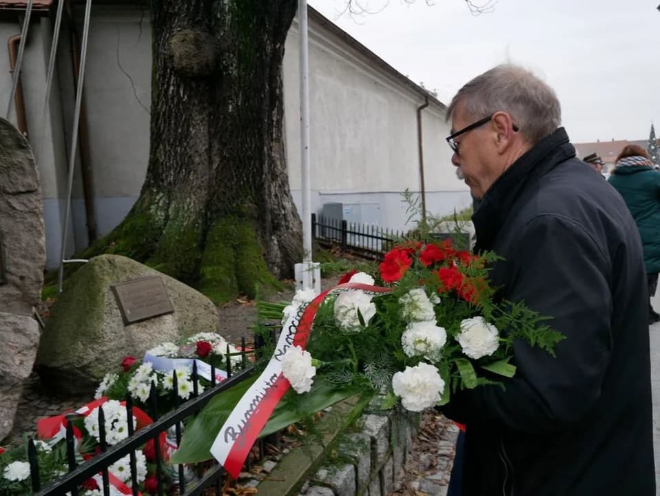 W Jarocinie uczczono pamięć ofiar stanu wojennego — zdjęcie 3 z 7