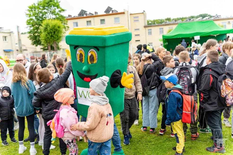 Wielkie święto i lekcja ekologii - Wielkopolskie Centrum Recyklingu rozstrzygnęło konkurs „Region czysty na 6” [ZDJĘCIA] — zdjęcie 2 z 100