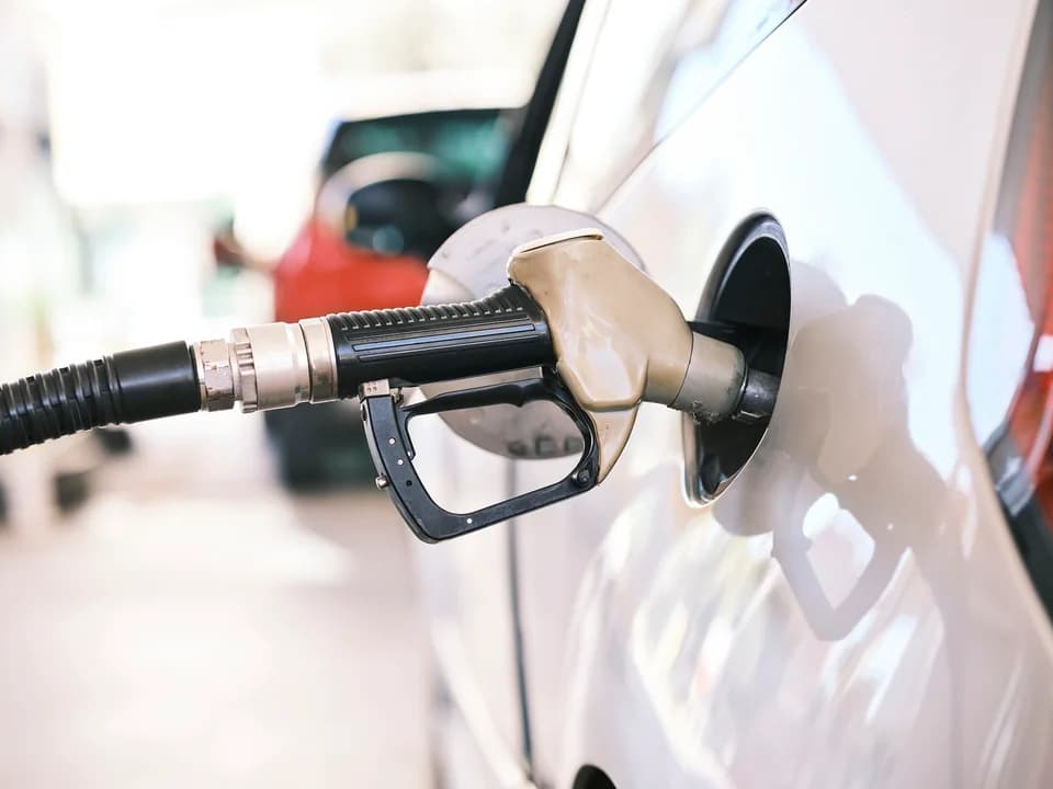 Marcin Filipczyk STACJA PALIW I AUTO MYJNIA MARCIN FILIPCZYK województwo: warmińsko-mazurskie Miejscowość: RESZEL Adres: Bolesława Chrobrego 5B BENZOL" SPÓŁKA Z OGRANICZONĄ ODPOWIEDZIALNOŚCIĄ województwo: warmińsko-mazurskie Miejscowość: BIAŁA PISKA Adres: Mickiewicza 26