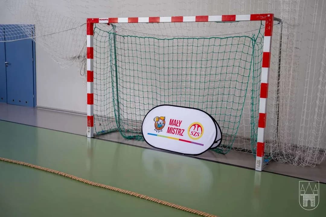 W sali sportowej odbyły się ozgrywki sportowe w ramach prowadzonego w szkole w Witaszycach programu „Mały Mistrz”.