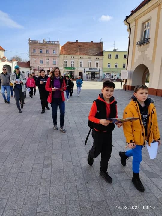 Po raz 30. PTTK w Jarocinie zorganizowało "Rajd na powitanie wiosny" — zdjęcie 3 z 28