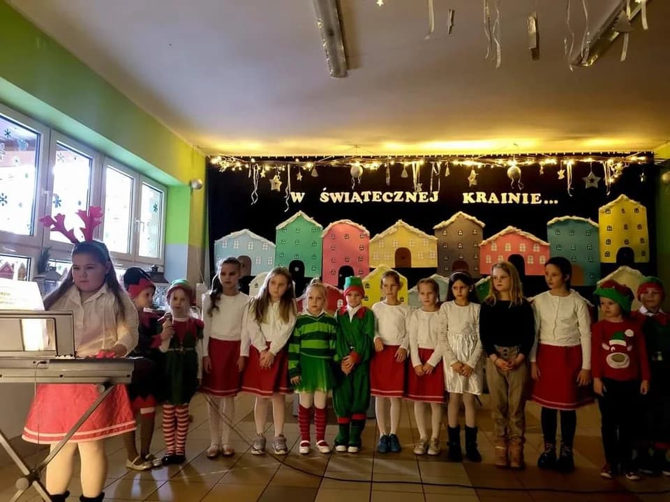 Kiermasz świąteczny w SP Woli Książęcej