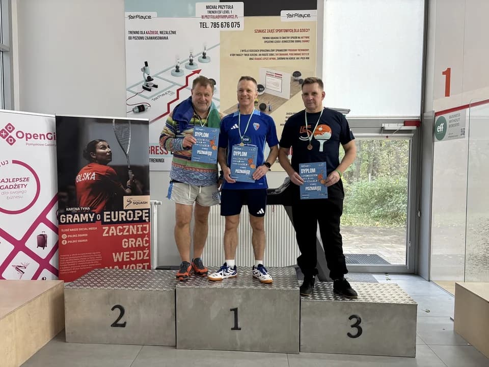 Sukcesy zawodników UKS Komorzanka na II Turnieju Poznań Open w tenisie stołowym — zdjęcie 6 z 17