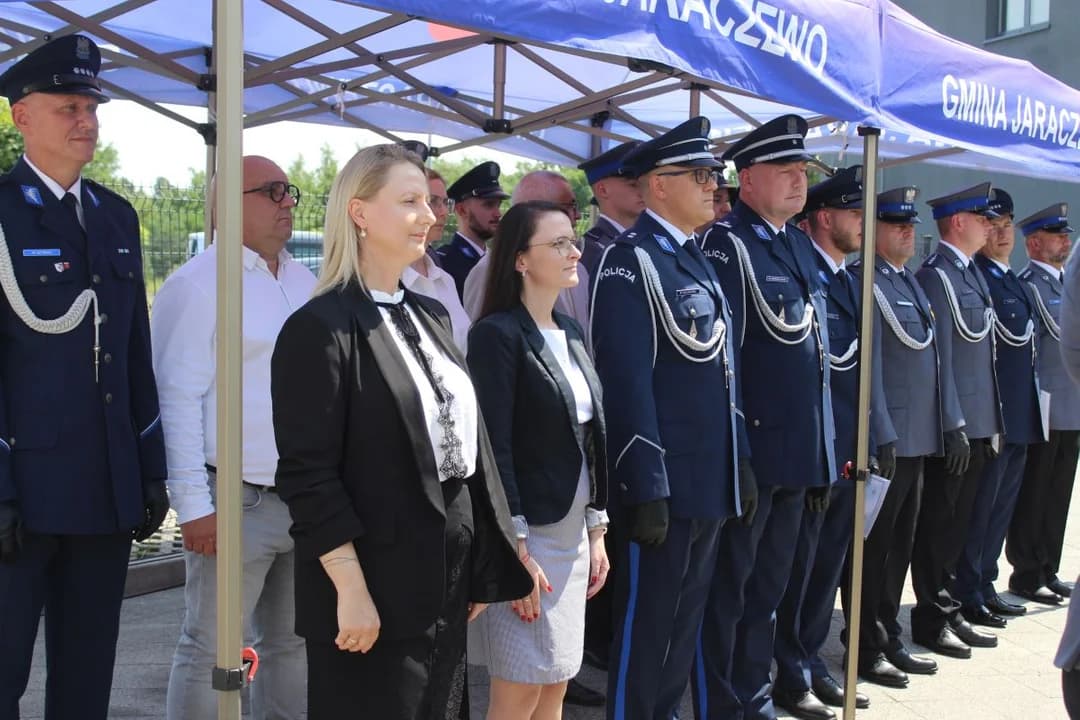Święto Policji w Jarocinie. Policjanci odebrali awanse, padła ważna zapowiedź na 2027 rok