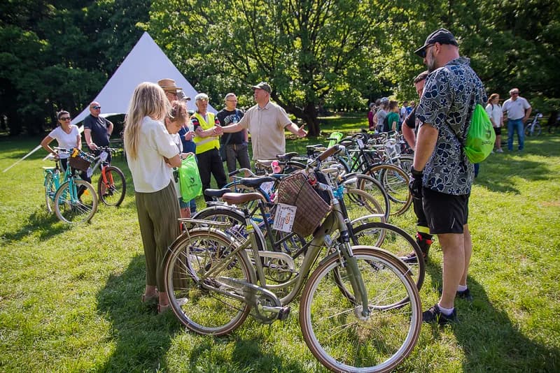 W I Jarocińskim Rajdzie Zabytkowych i Nietypowych Rowerów pojechały 72 osoby.
