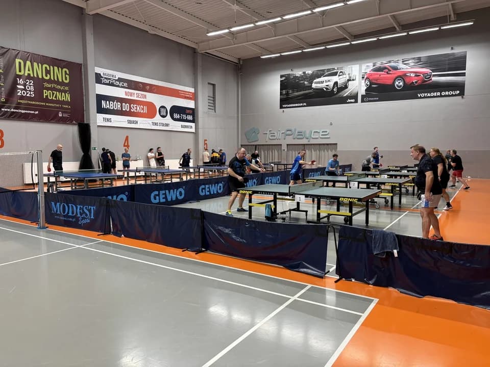 Sukcesy zawodników UKS Komorzanka na II Turnieju Poznań Open w tenisie stołowym — zdjęcie 4 z 17