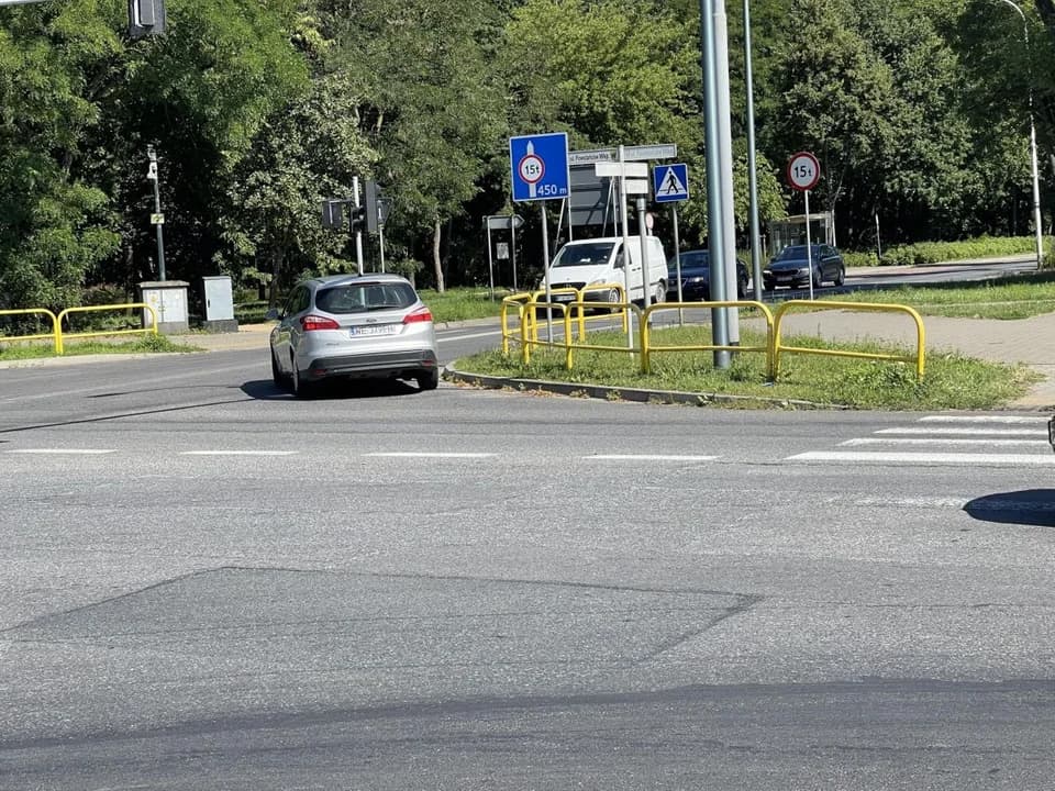 Skrzyżowanie ulicy Wrocławskiej i Powstańców Wielkopolskich w Jarocinie