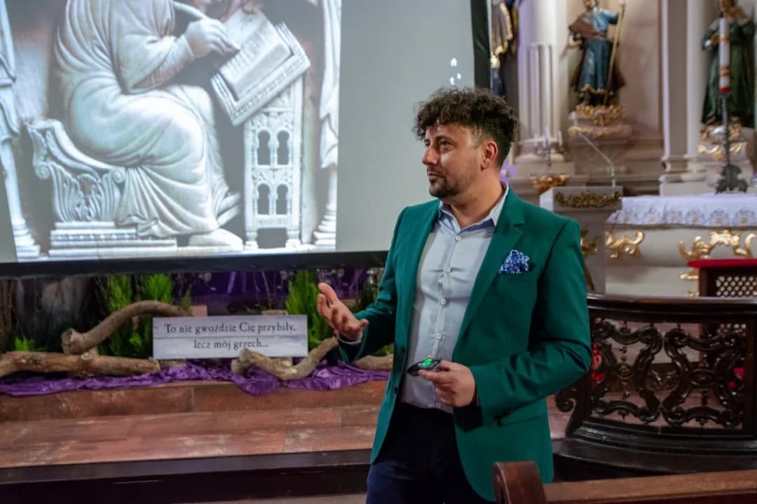 Historyczna podróż śladami patrona miasta. Prelekcja dr. Emiliana Prałata w kościele św. Marcina — zdjęcie 6 z 16