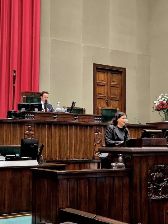 Posłanka Lidia Czechak w rozmowie z Gazetą Jarocińską mówi między innymi o sejmowej „kuchni”, o zarobkach i polityce [ZDJĘCIA]
