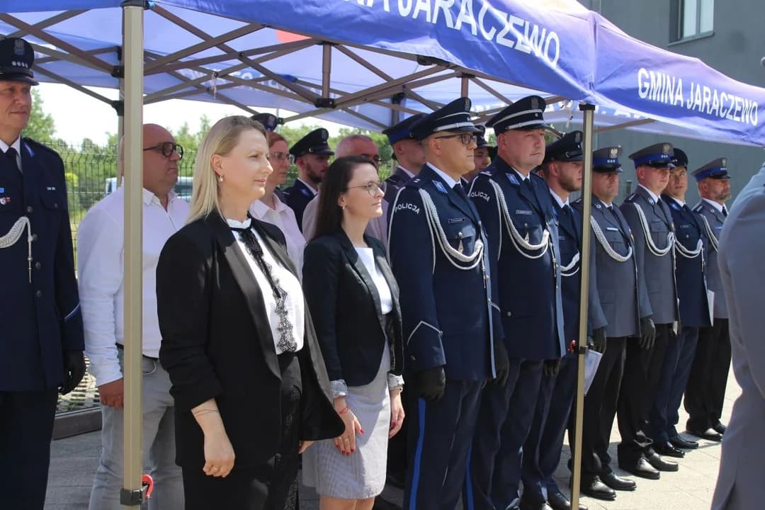 Święto Policji w Jarocinie. Policjanci odebrali awanse, padła ważna zapowiedź na 2027 rok