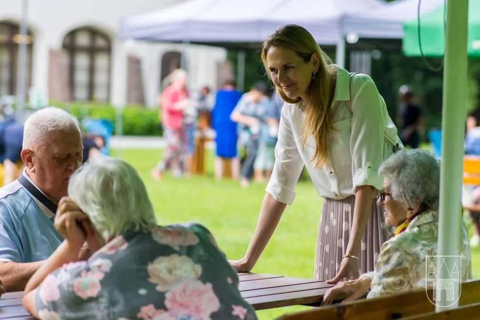 Dwa lata rządów - jaką ocenę dają burmistrzowi mieszkańcy, jaką radni? Jest piątka, ale i jedynka...
