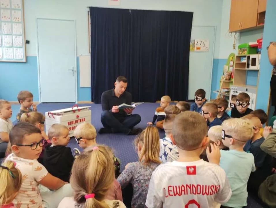 Wiceburmistrz Bartosz Walczak w przedszkolu w Mieszkowie — zdjęcie 6 z 6