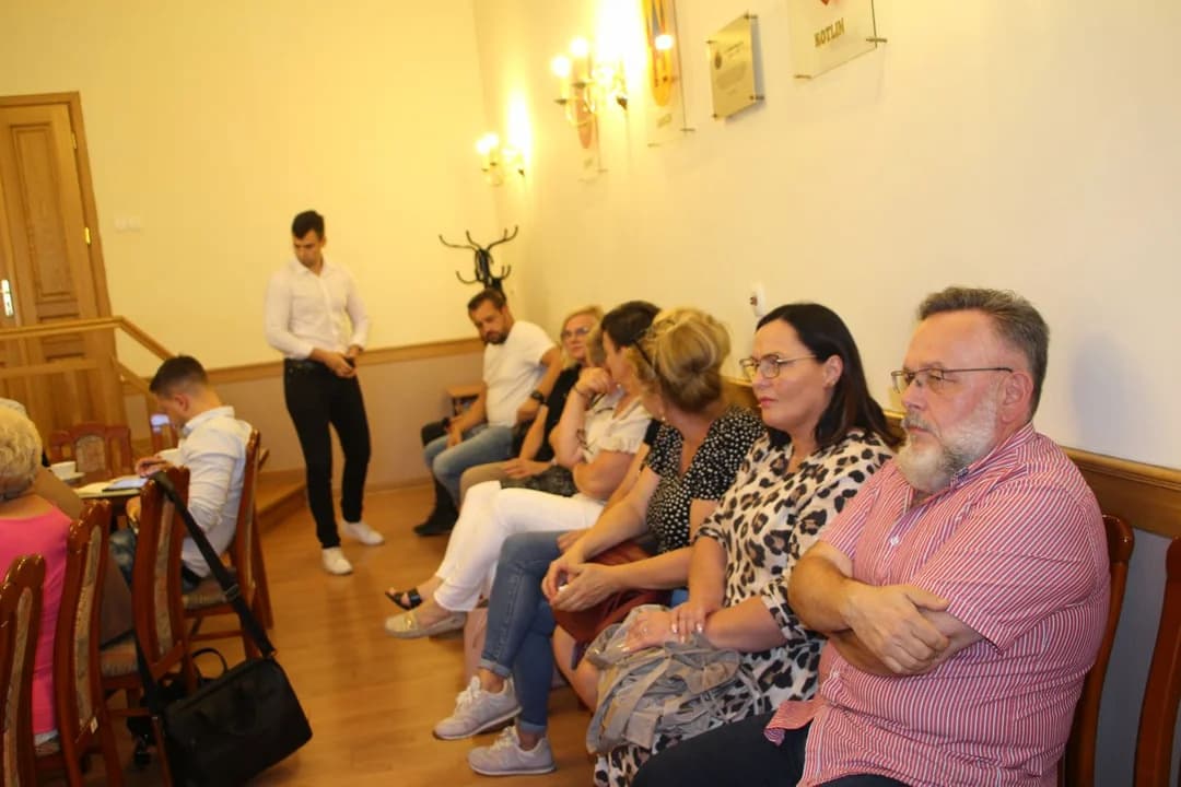 Pracownicy szpitala przyszli na sesję Rady Powiatu w Jarocinie