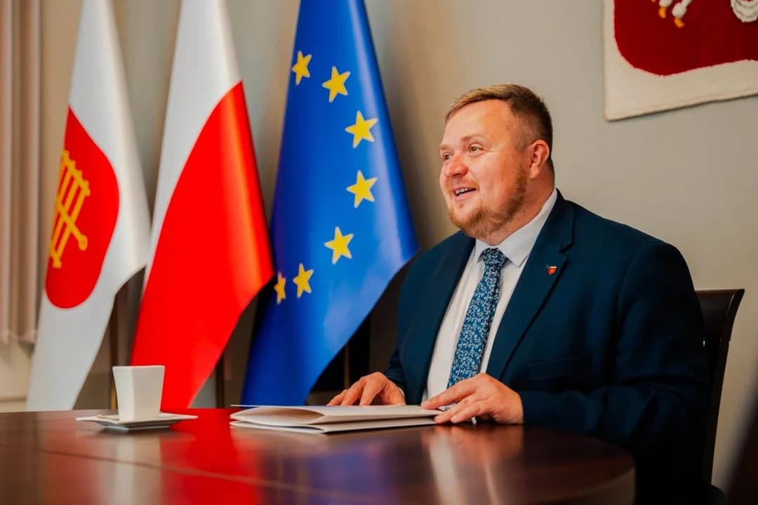 Ważny moment przed rozpoczęciem roku. Burmistrz Jaraczewa wręczył awanse zawodowe — zdjęcie 5 z 5
