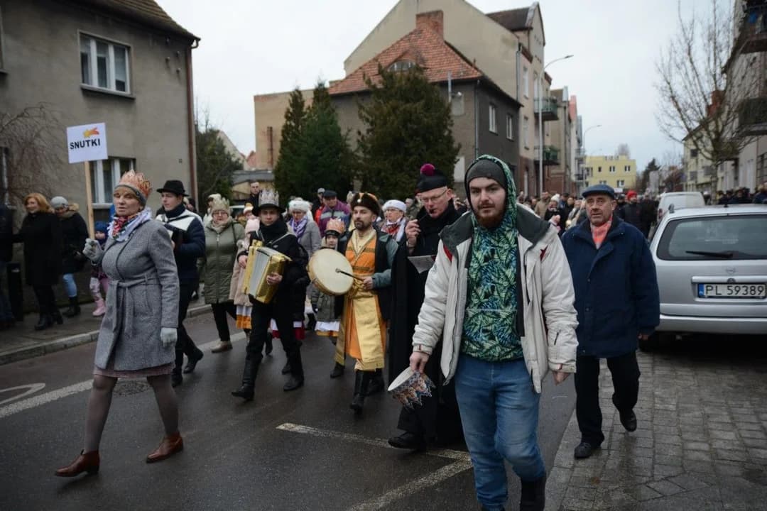 14. Jarocińskie Kolędowanie z Orszakiem Trzech Króli. Najwięcej było przedszkolaków  [ZDJĘCIA]
