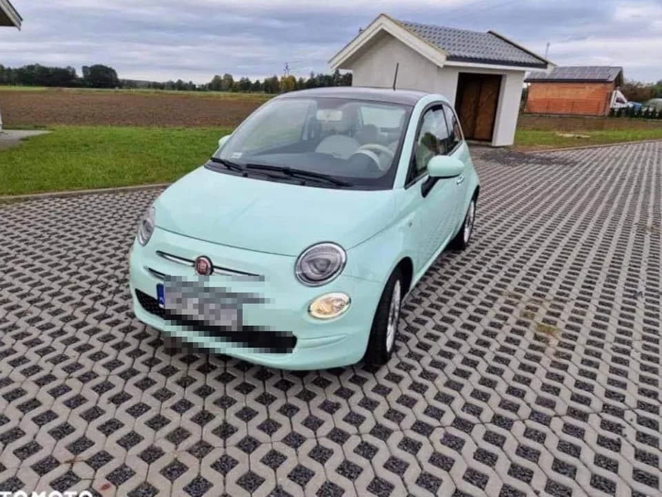 Nieznani sprawcy skradli fiata 500 w Wilkowyi