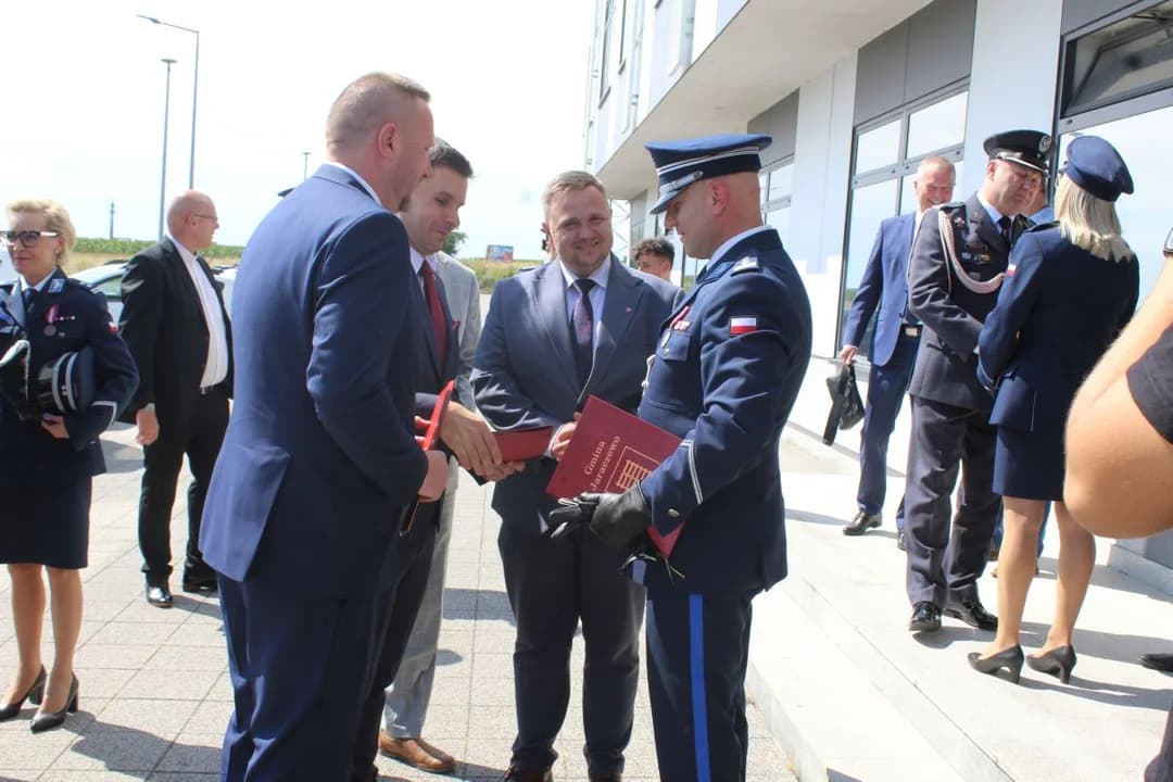 Święto Policji w Jarocinie. Komendant: Wasza służba to jest znacznie więcej niż tylko praca [ZDJĘCIA, FILM]