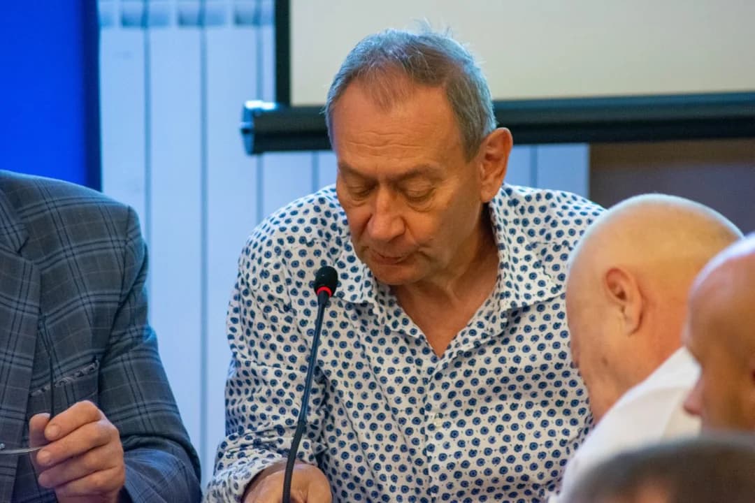 Radni określili wysokość wynagrodzenia starosty Mariusza Stoleckiego. Ile będzie zarabiał nowy szef powiatu? — zdjęcie 2 z 35