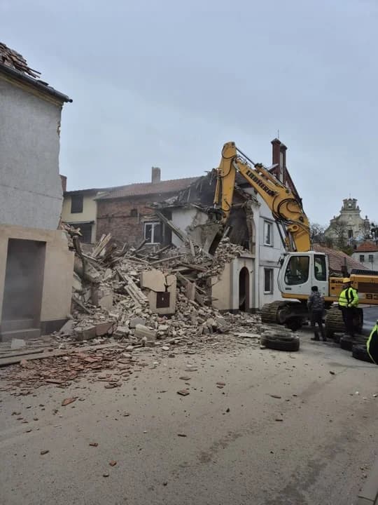 W Żerkowie wyburzyli budynek, żeby mogła powstać nowoczesna biblioteka [ZDJĘCIA, WIDEO] — zdjęcie 4 z 6