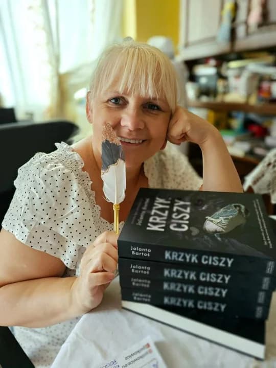 Akcja najnowszej książki Jolanty Bartoś "Krzyk ciszy" rozgrywa się w dworku w Jaraczewie. Na kartach książki pojawia się też Jarocin