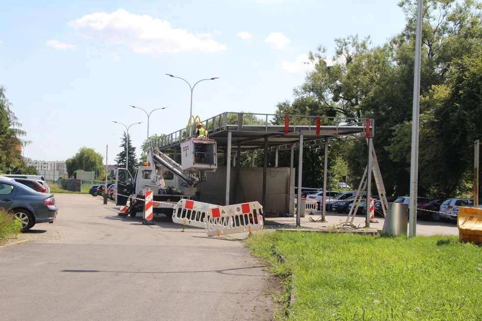 Myjnia samochodowa na parkingu przy ul. św. Ducha — zdjęcie 5 z 8