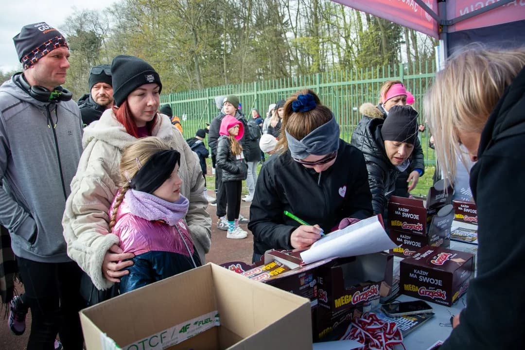 Ponad 250 osób wystartowało w Biegu Kolorowej Skarpetki w Jarocinie [ZDJĘCIA] — zdjęcie 6 z 119
