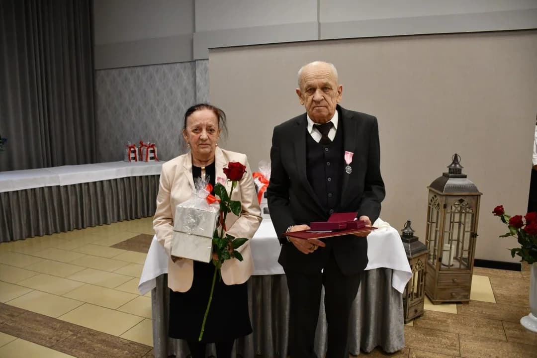 Burmistrz Żerkowa Michał Surma wręczył medal swojemu poprzednikowi [ZDJĘCIA] — zdjęcie 3 z 30