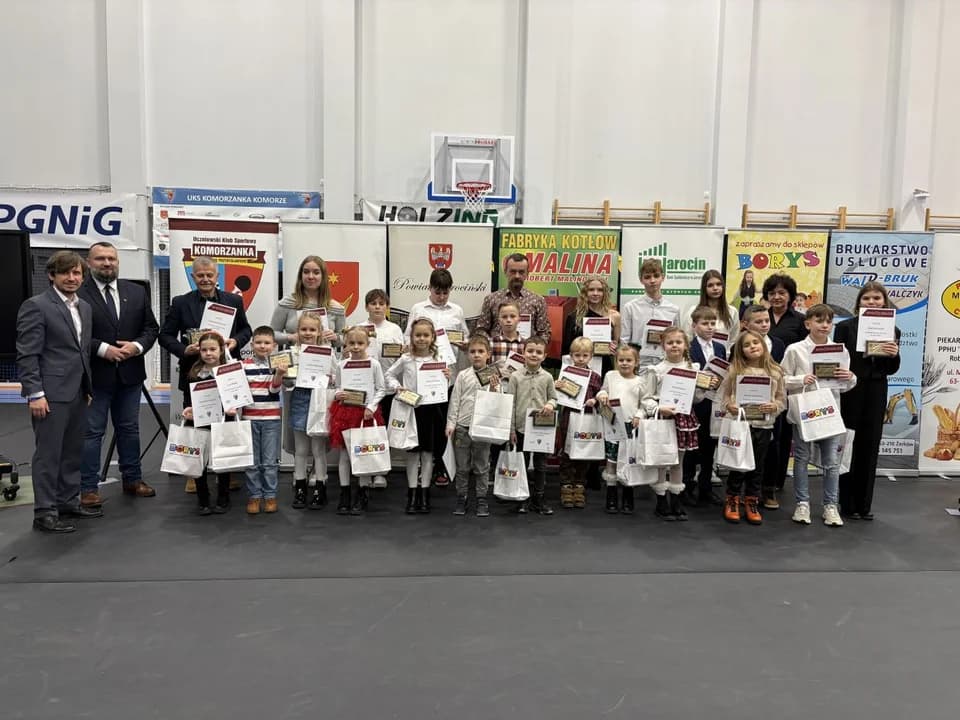 "Komorzanka" podsumowała 2024 rok na świątecznym spotkaniu w szkole [ZDJĘCIA]