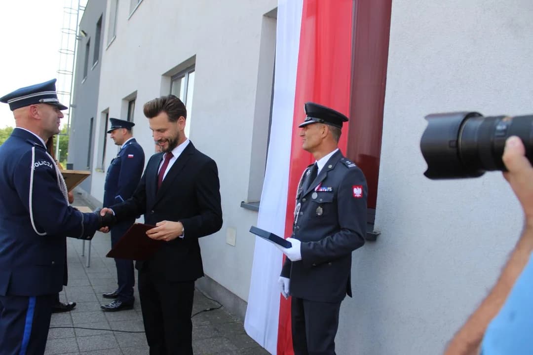 Święto Policji w Jarocinie. Policjanci odebrali awanse, padła ważna zapowiedź na 2027 rok