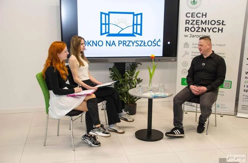 Jarociński licealistki otworzyły „Okno na przyszłość”. Pomagają rówieśnikom [ZDJĘCIA]