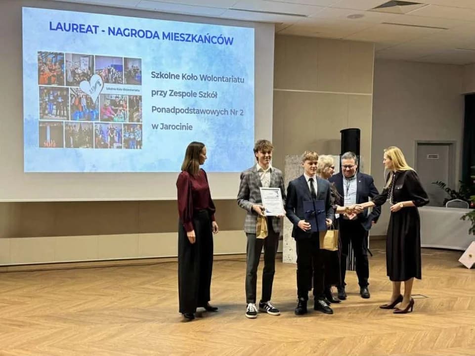 Gala z okazji Jarocińskiego Dnia Wolontariusza — zdjęcie 3 z 43