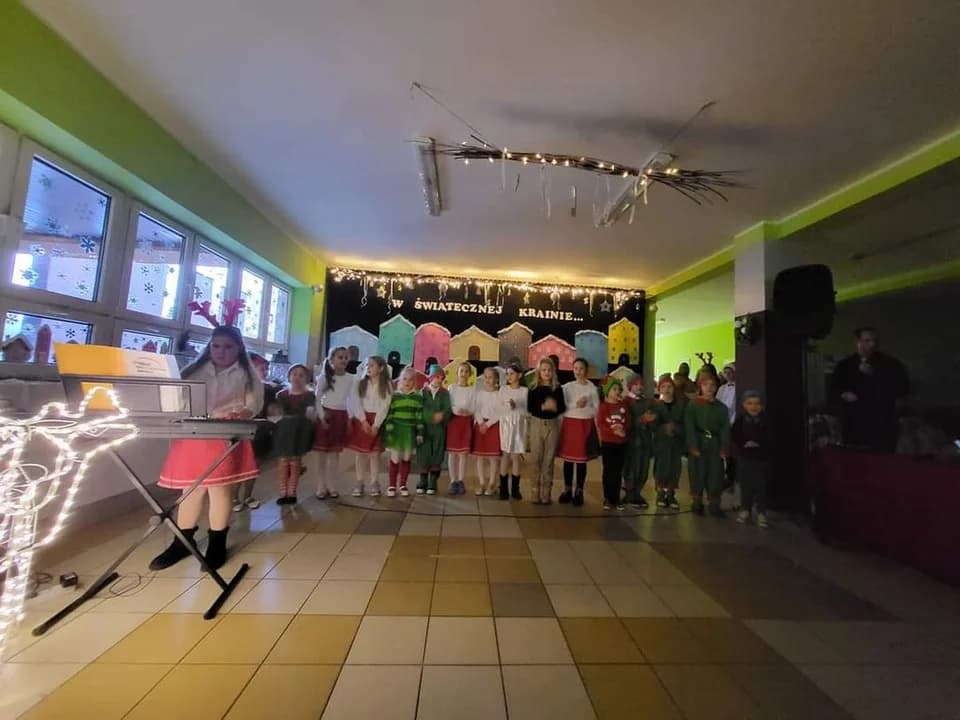 Kiermasz świąteczny w SP Woli Książęcej