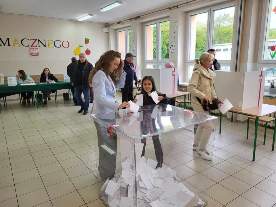 Wybory samorządowe 2024 II tura. Trwa głosowanie w gminach Jarocin i Kotlin