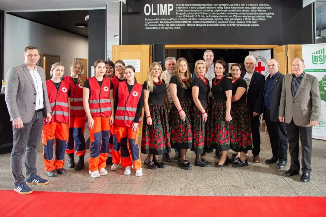Panie, które przyszły oddać krew, witano na czerwonym dywanie. Jarociński Klub HDK przygotował też dodatkowe atrakcje [ZDJĘCIA]