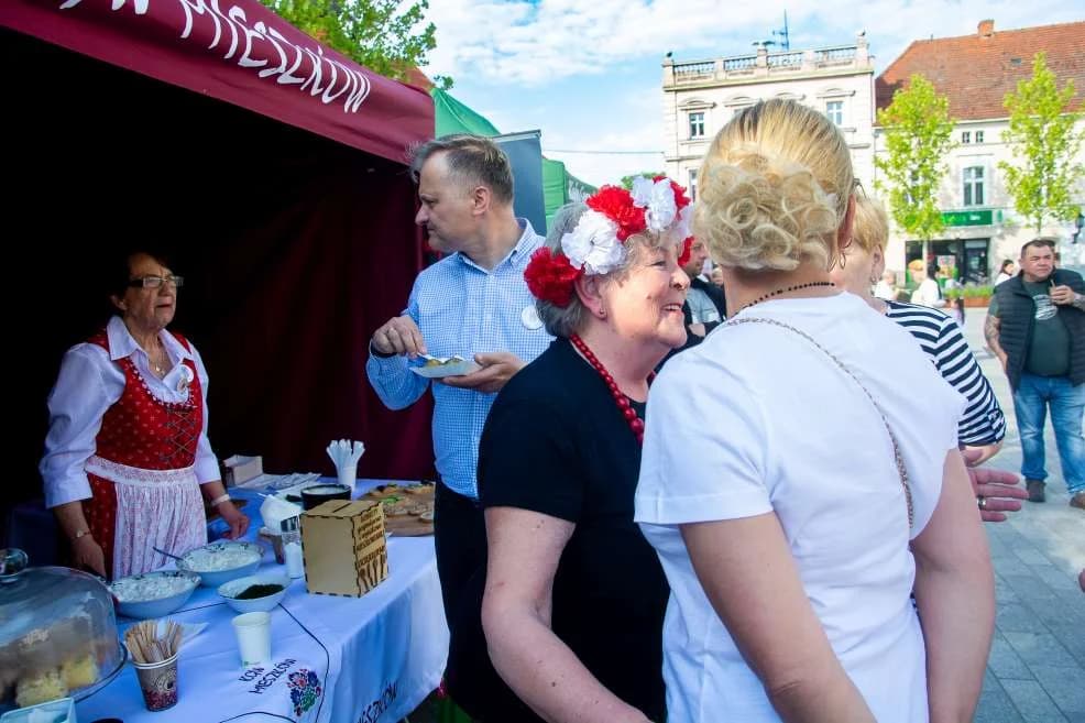 Wielkie święto na rynku - jarociński samorząd obchodzi 35. urodziny. Zobacz, kto był, a kogo zabrakło [ZDJĘCIA]