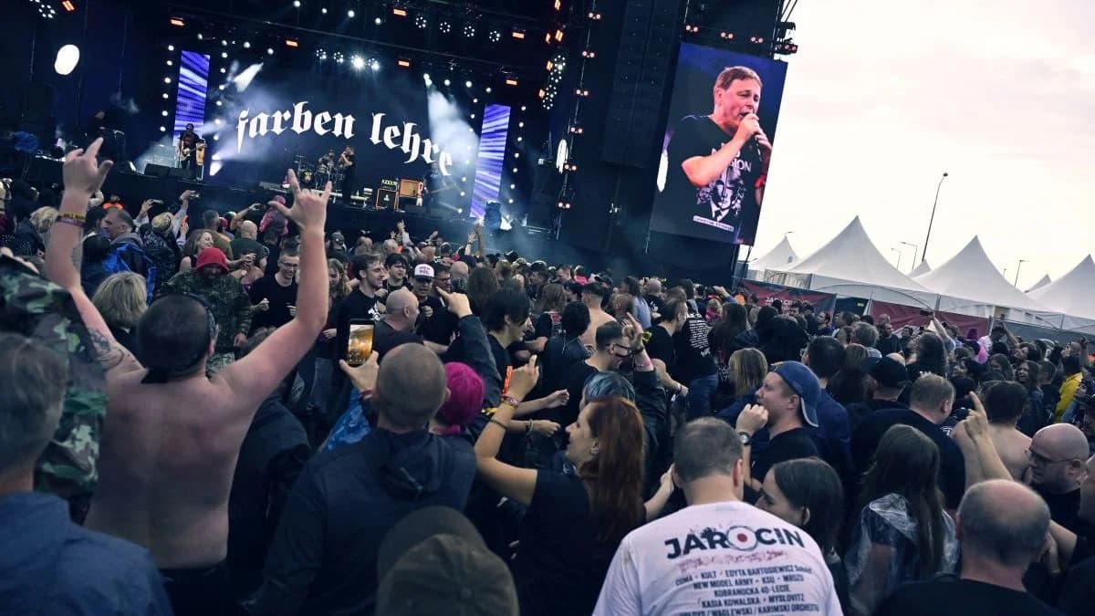 Tak bawiliście w błocie i deszczu podczas pierwszego dnia Jarocin Festiwal 2026