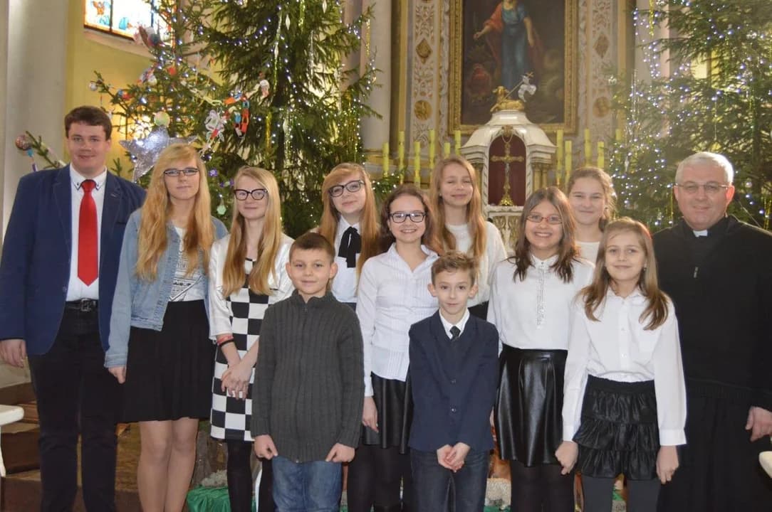 10-lecie scholi "Cieleckie Słowiki" z parafii św. Małgorzaty w Cielczy  pod dyrekcją Patryka Urbaniaka — zdjęcie 5 z 51
