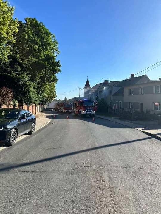 Pożar mieszkania w kamienicy w Górze