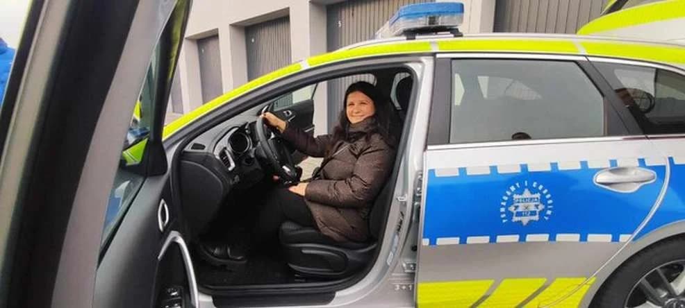 Starosta Lidia Czechak usiadła za kierownicą policyjnego radiowozu. Co było okazją do tego? [ZDJĘCIA]