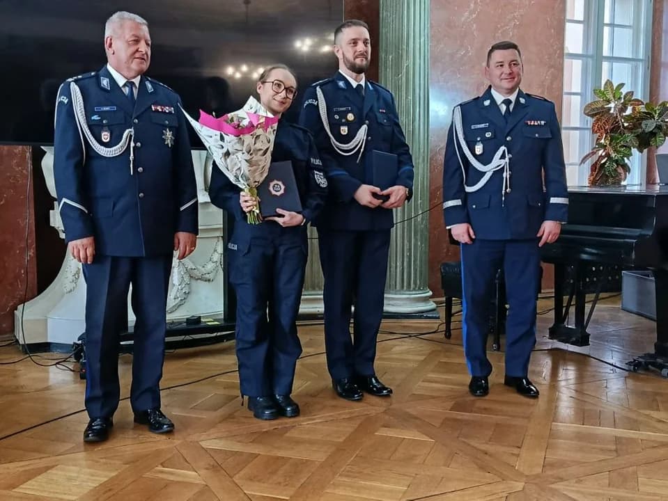 Jarocińscy policjanci z „Kryształowymi Gwiazdami”.