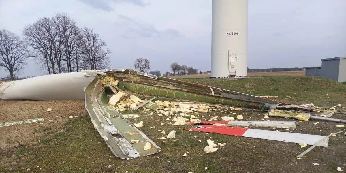 Urwane śmigło od wiatraka w Dobieszczyźnie. Co się wydarzyło?