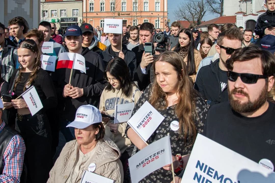 Sławomir Mentzen w Jarocinie. Kandydat na prezydenta RP spotkał się z mieszkańcami [ZDJĘCIA] — zdjęcie 6 z 90