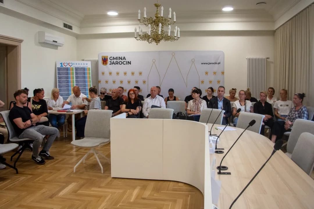 Dyskusja o sytuacji w Schronisku dla Bezdomnych Zwierząt w Radlinie — zdjęcie 2 z 41