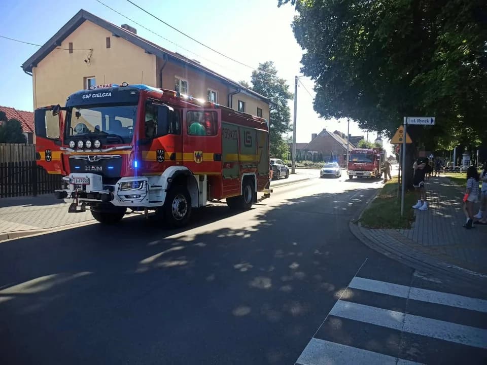 Na miejscu natychmiast interweniowały służby ratunkowe.