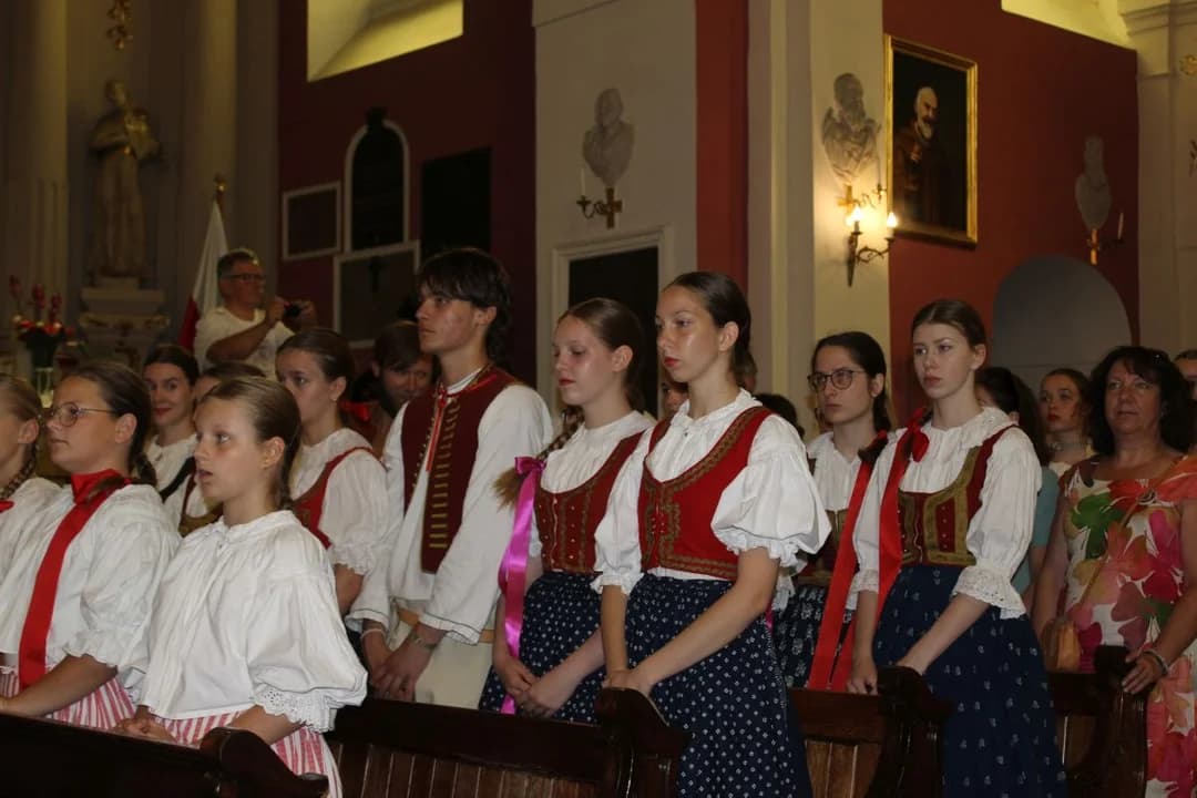 Międzynarodowe Spotkania Folklorystyczne po raz 24. w Jarocinie — zdjęcie 6 z 332