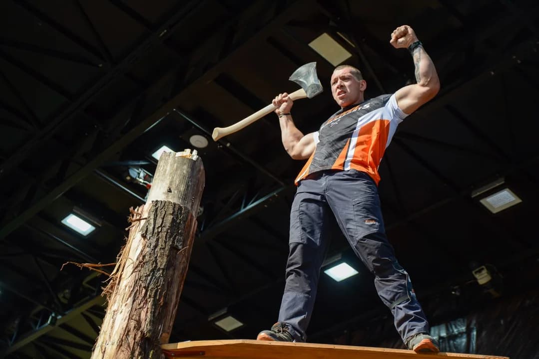 Drwale cięli i rąbali na wyścigi. Mistrzostwa Polski Stihl Timersports w Jarocinie [ZDJĘCIA, WIDEO]