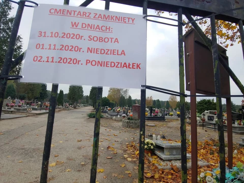 1 listopada na jarocińskich cmentarzach. Zobacz zdjęcia ze Wszystkich Świętych z poprzednich lat [GALERIA] — zdjęcie 4 z 306